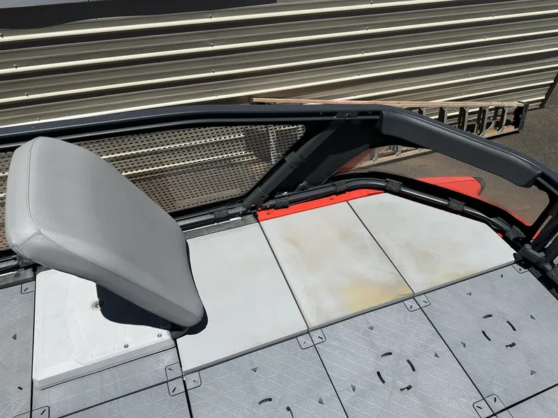 Slide: The Image of Sea-Doo Switch Sport 21 FOOT-230HP 2023 - 10