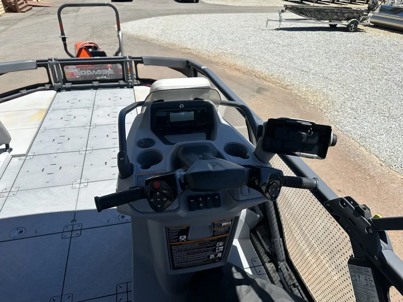 Slide: The Image of Sea-Doo Switch Sport 21 FOOT-230HP 2023 - 13