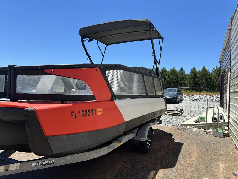 Slide: The Image of Sea-Doo Switch Sport 21 FOOT-230HP 2023 - 3