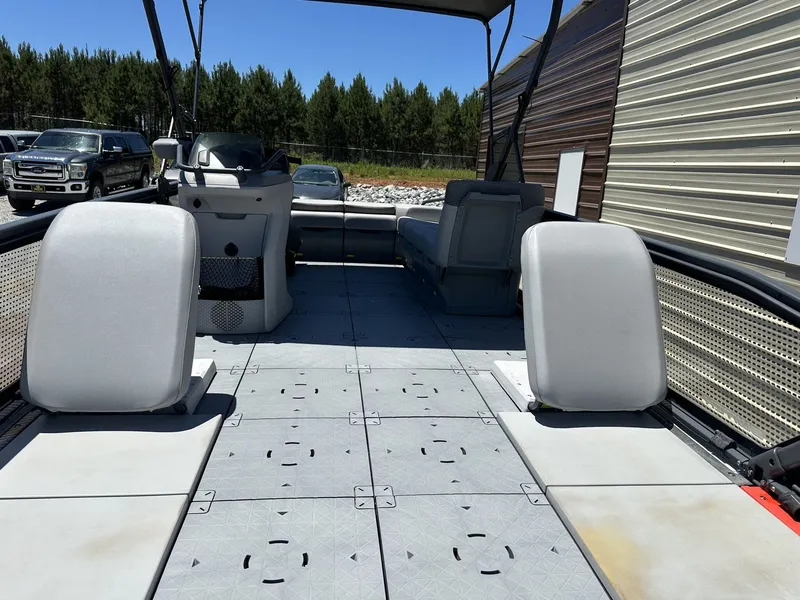 Slide: The Image of Sea-Doo Switch Sport 21 FOOT-230HP 2023 - 7