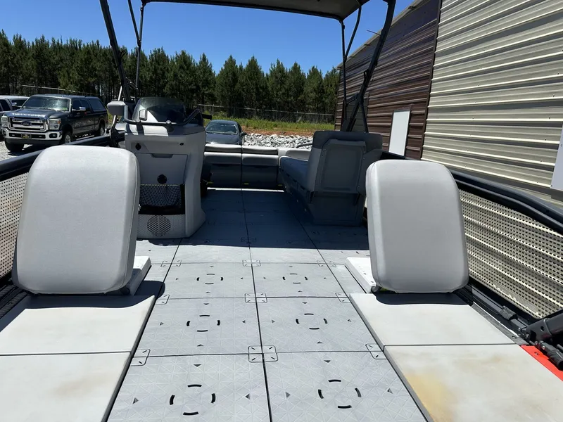Slide: The Image of Sea-Doo Switch Sport 21 FOOT-230HP 2023 - 8
