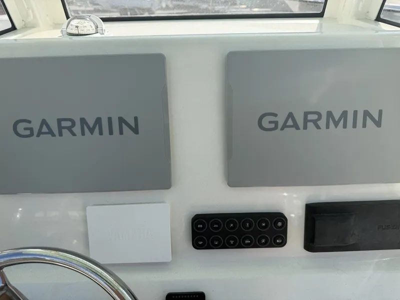 Slide: The Image of Key West 239 FSR 2026 with Garmin navigation system. - 13