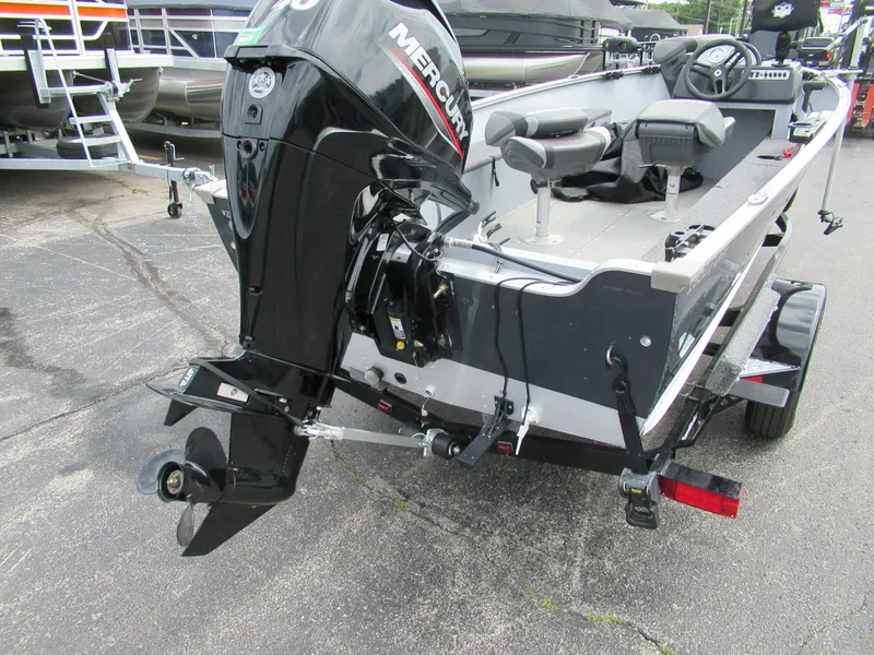 Slide: The Image of Lund 1600 Fury SS 2024 - 9