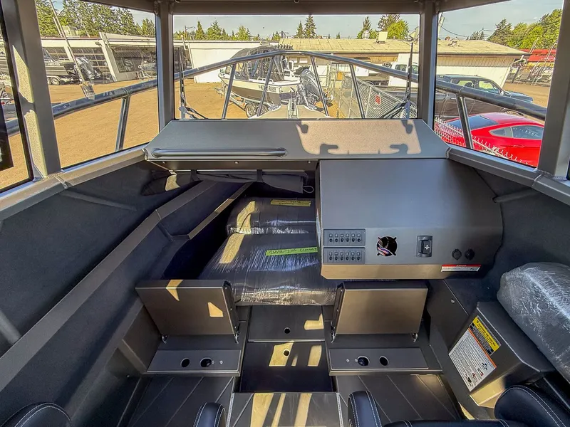 Slide: The Image of Stabi-Craft 2750 Ultra Centrecab 2026 - 7