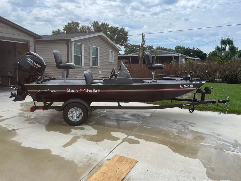 The Image of Tracker Bass Tracker Classic XL 2025 - 0