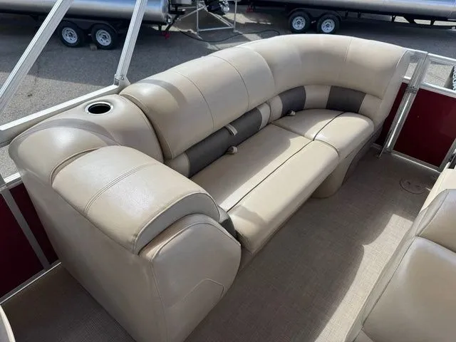 Slide: The Image of Sun Tracker Party Barge 22 RF XP3 2021 - 29