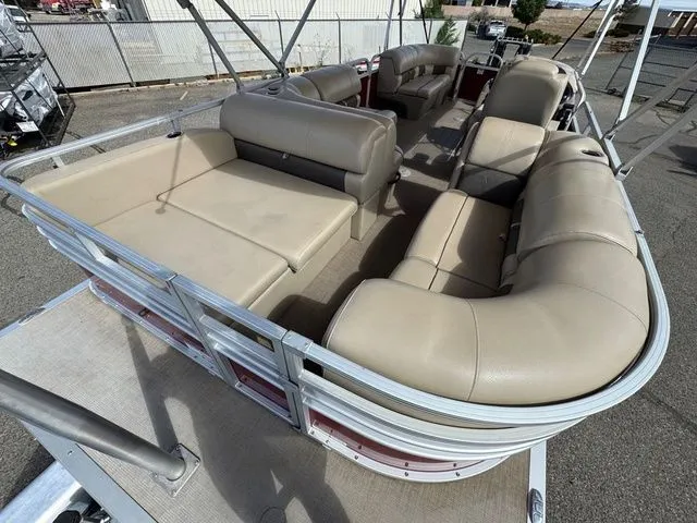 Slide: The Image of Sun Tracker Party Barge 22 RF XP3 2021 - 35