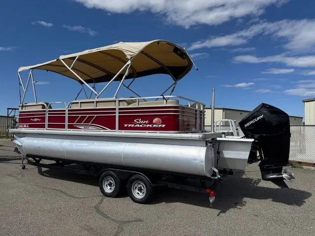 Slide: The Image of Sun Tracker Party Barge 22 RF XP3 2021 - 43