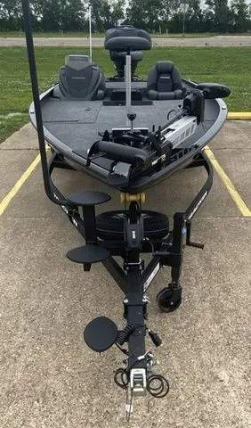 Slide: The Image of Tracker Savage 215 2026 - 3