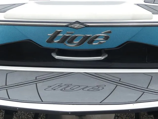 Slide: The Image of Tigé R20 2018 - 24