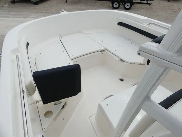 Slide: The Image of Bayliner T22CX 2020 - 12