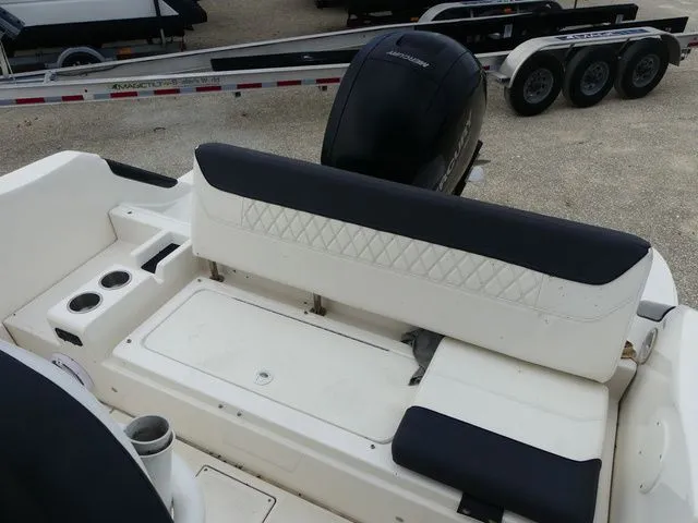 Slide: The Image of Bayliner T22CX 2020 - 15