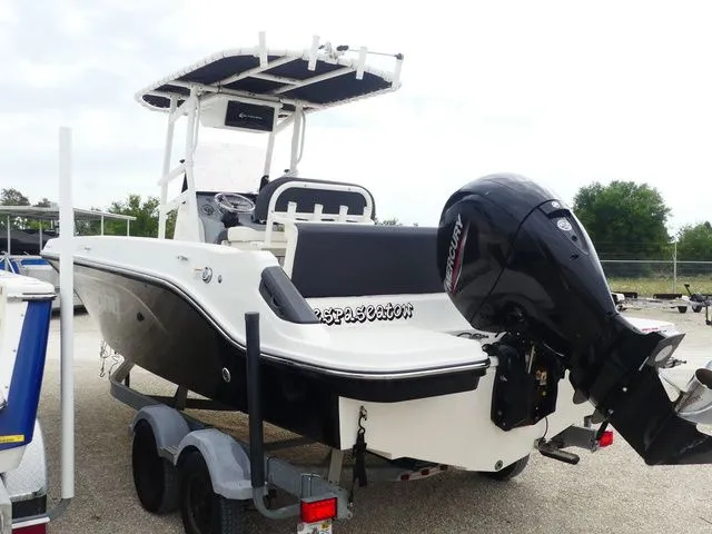 Slide: The Image of Bayliner T22CX 2020 - 6