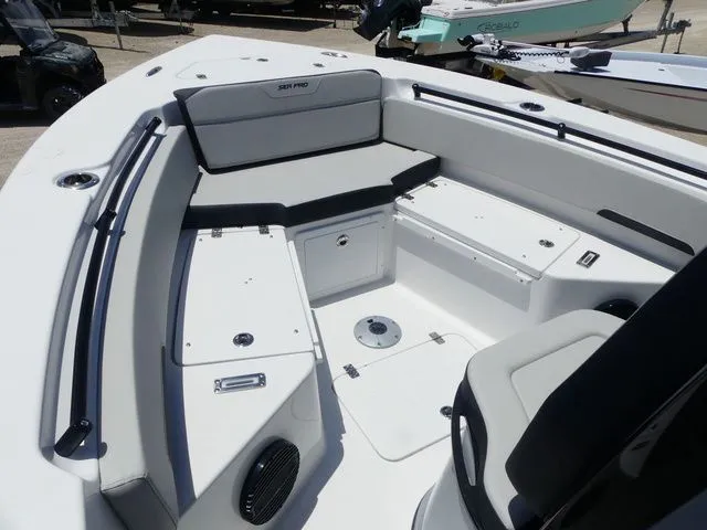 Slide: The Image of Sea Pro 245FLX Sandbar 2026 - 12