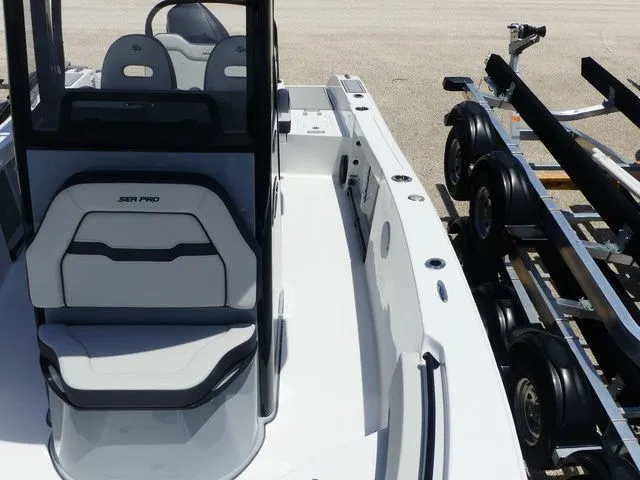 Slide: The Image of Sea Pro 245FLX Sandbar 2026 - 14