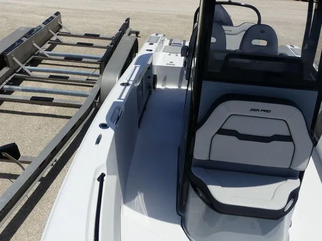 Slide: The Image of Sea Pro 245FLX Sandbar 2026 - 15