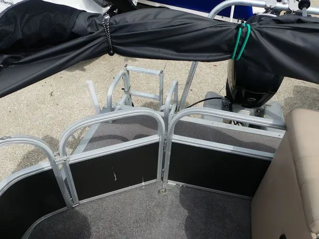 Slide: The Image of Sun Tracker Party Barge 20 DLX 2017 - 16