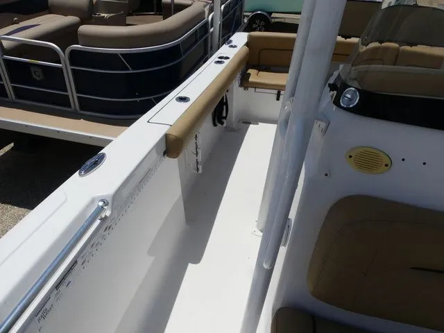 Slide: The Image of Sportsman Heritage 231 Center Console 2018 - 14