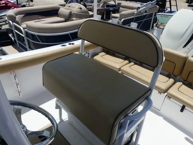 Slide: The Image of Sportsman Heritage 231 Center Console 2018 - 16