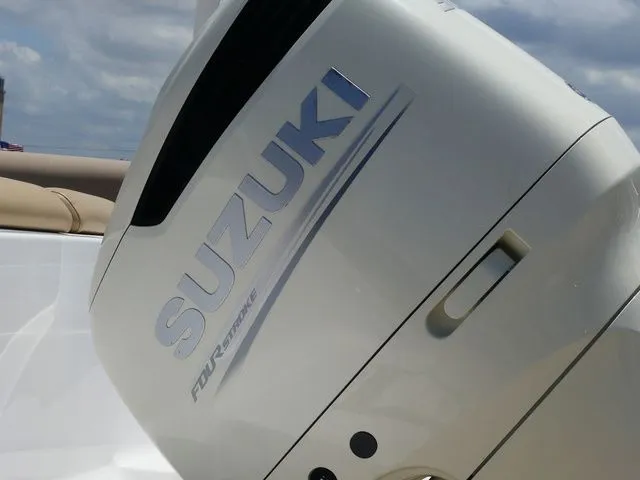 Slide: The Image of Sportsman Heritage 231 Center Console 2018 - 8