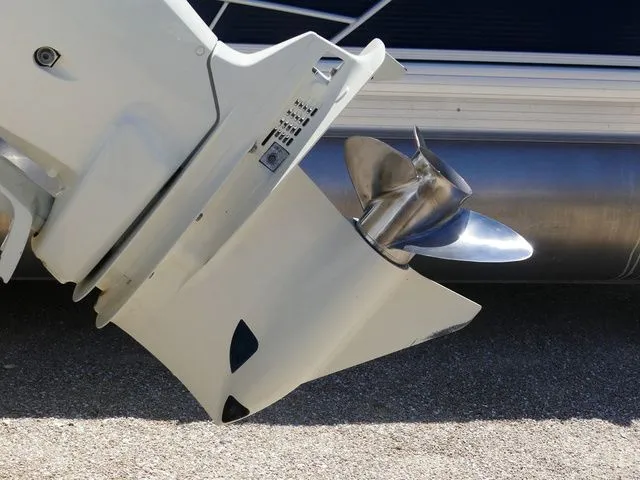 Slide: The Image of Sportsman Heritage 231 Center Console 2018 - 9