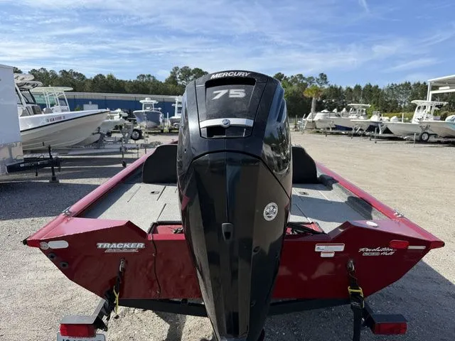 Slide: The Image of Tracker Pro Team 175 TF 2019 - 9