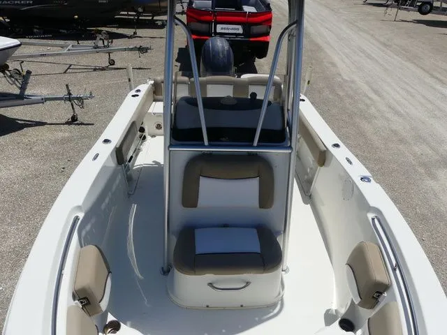 Slide: The Image of NauticStar 2102 Legacy 2015 - 13