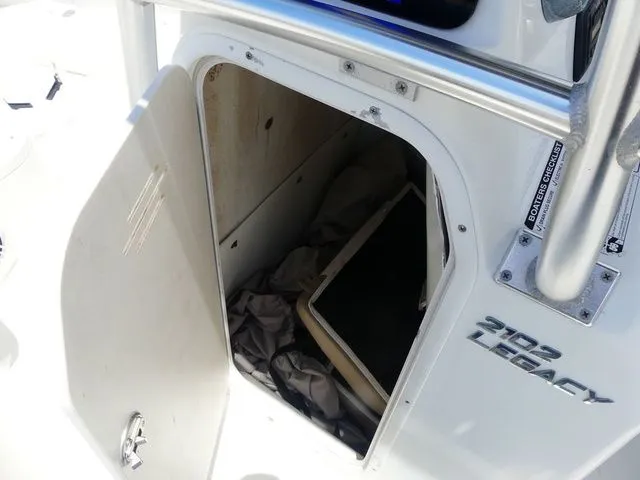 Slide: The Image of NauticStar 2102 Legacy 2015 - 14
