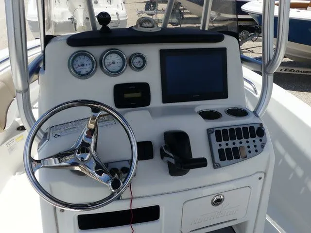 Slide: The Image of NauticStar 2102 Legacy 2015 - 16