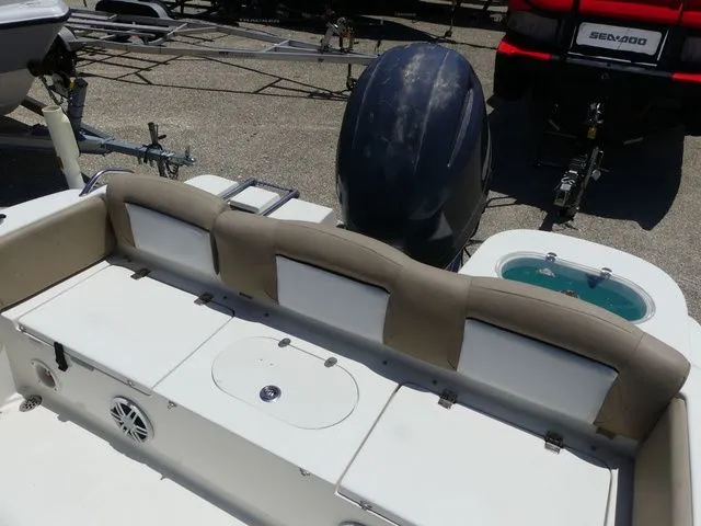 Slide: The Image of NauticStar 2102 Legacy 2015 - 17