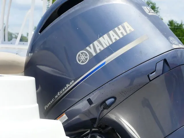 Slide: The Image of NauticStar 2102 Legacy 2015 - 9
