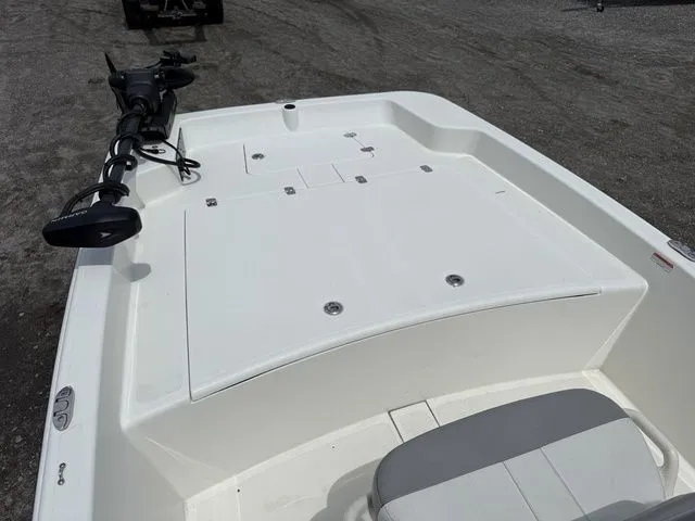 Slide: The Image of Mako Pro Skiff 17 CC 2023 - 11