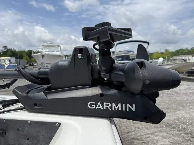 Slide: The Image of Mako Pro Skiff 17 CC 2023 - 8