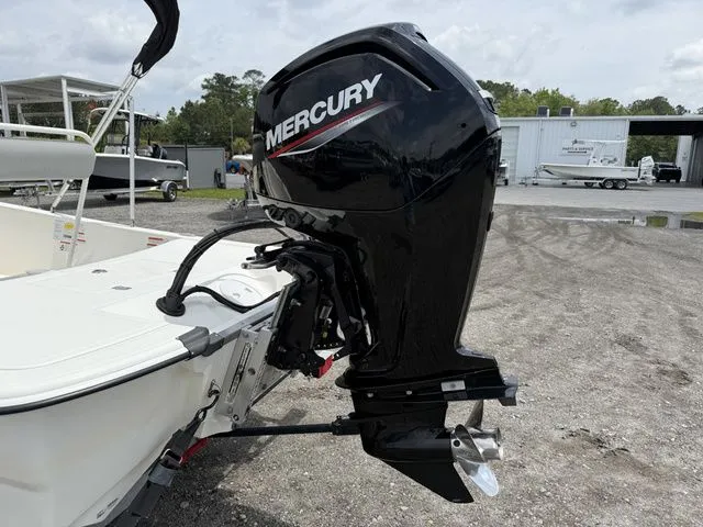 Slide: The Image of Mako Pro Skiff 17 CC 2023 - 9