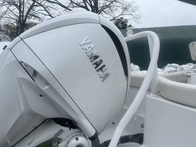 Slide: The Image of Sea Hunt Ultra 239 SE 2023 - 4