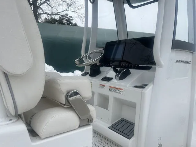 Slide: The Image of Sea Hunt Ultra 239 SE 2023 - 7