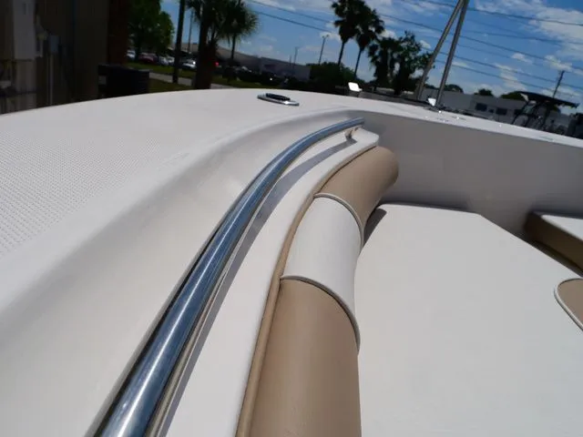Slide: The Image of Sea Born LX22 Center Console 2026 - 21