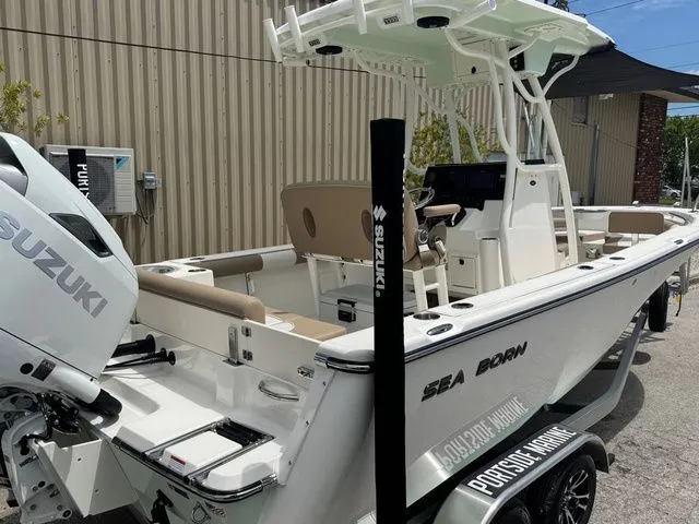 Slide: The Image of Sea Born LX22 Center Console 2026 - 3