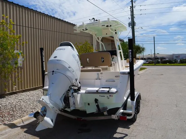 Slide: The Image of Sea Born LX22 Center Console 2026 - 49