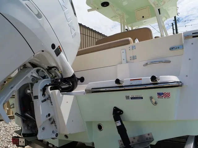 Slide: The Image of Sea Born LX22 Center Console 2026 - 50