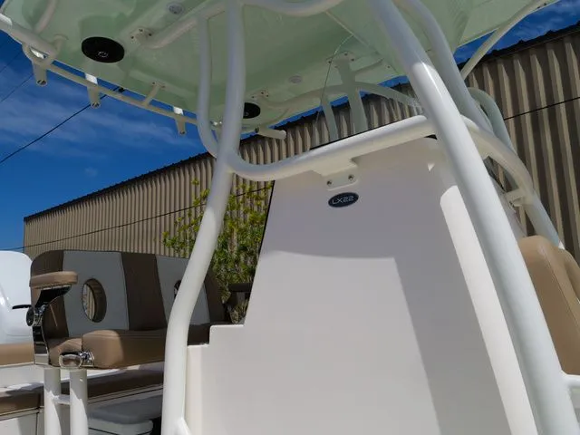 Slide: The Image of Sea Born LX22 Center Console 2026 - 52