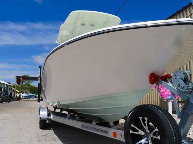Slide: The Image of Sea Born LX22 Center Console 2026 - 54