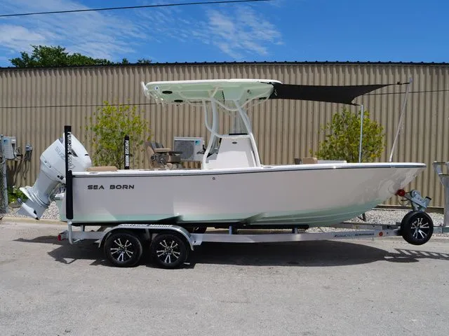 Slide: The Image of Sea Born LX22 Center Console 2026 - 9