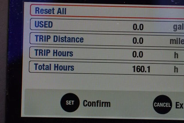 Slide: The Image of Robalo R202 Explorer 2023 display showing 160.1 total hours. - 47