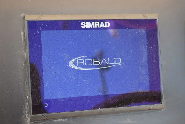Slide: The Image of Simrad display on Robalo R202 Explorer 2023 boat. - 48