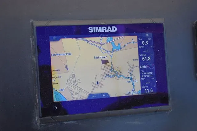 Slide: The Image of Robalo R202 Explorer 2023 - 50