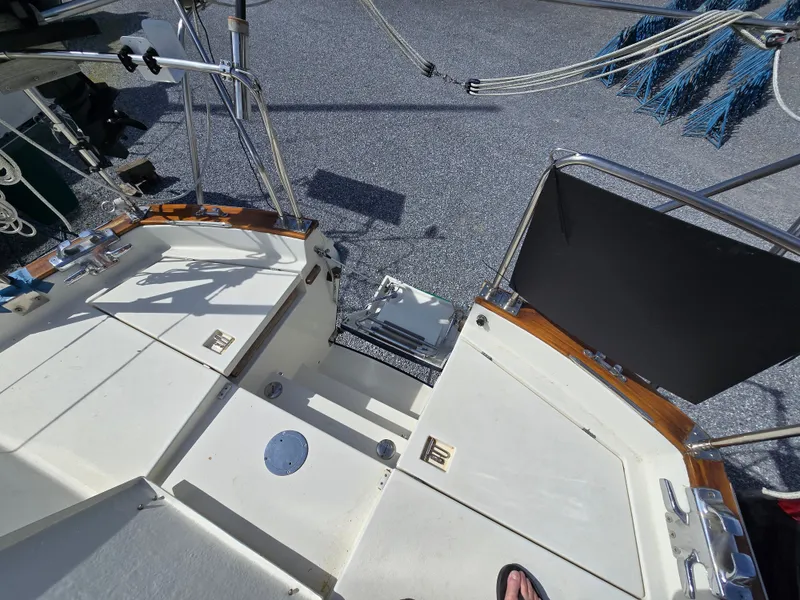 Slide: The Image of Gozzard 44 Center Cockpit 1998 - 63