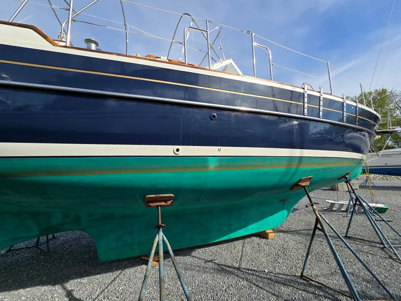 Slide: The Image of Gozzard 44 Center Cockpit 1998 - 74