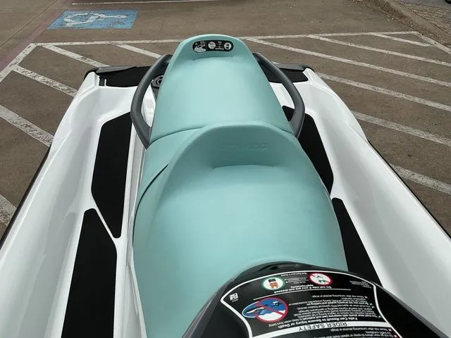 Slide: The Image of Sea-Doo 25TC 2026 - 11
