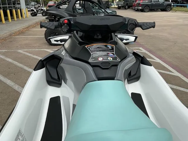 Slide: The Image of Sea-Doo 25TC 2026 - 13
